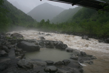 混浴露天風呂　埋没