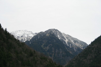 ガスの下は、雪